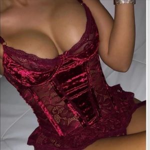 FASHION NOVA SEXY RED CORSET BUSTIER TOP